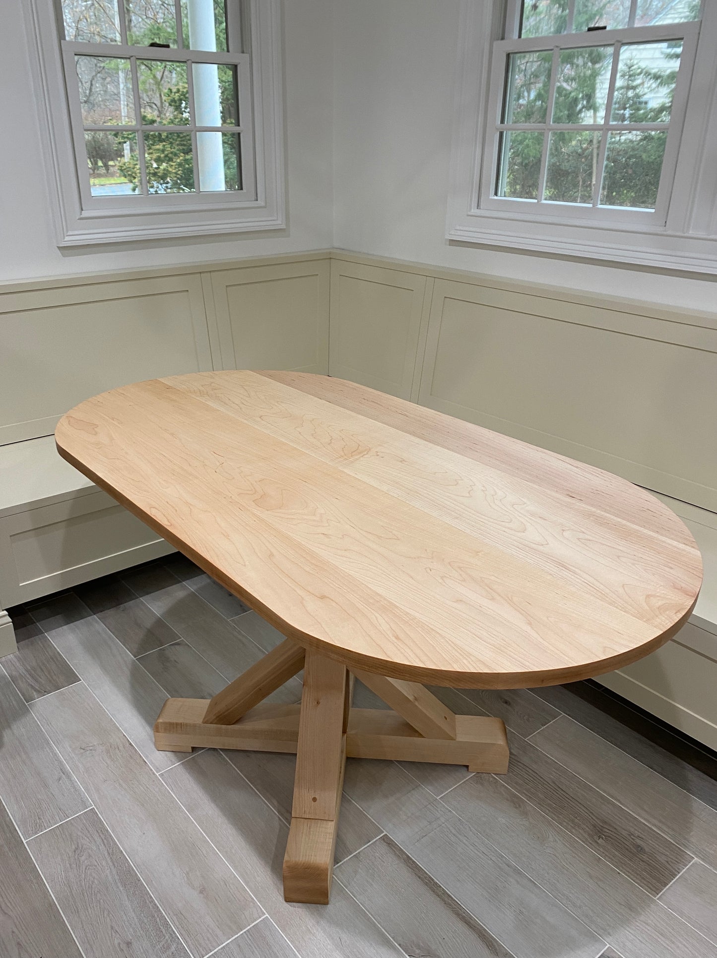 WayWayanda Oval X Pedestal Table