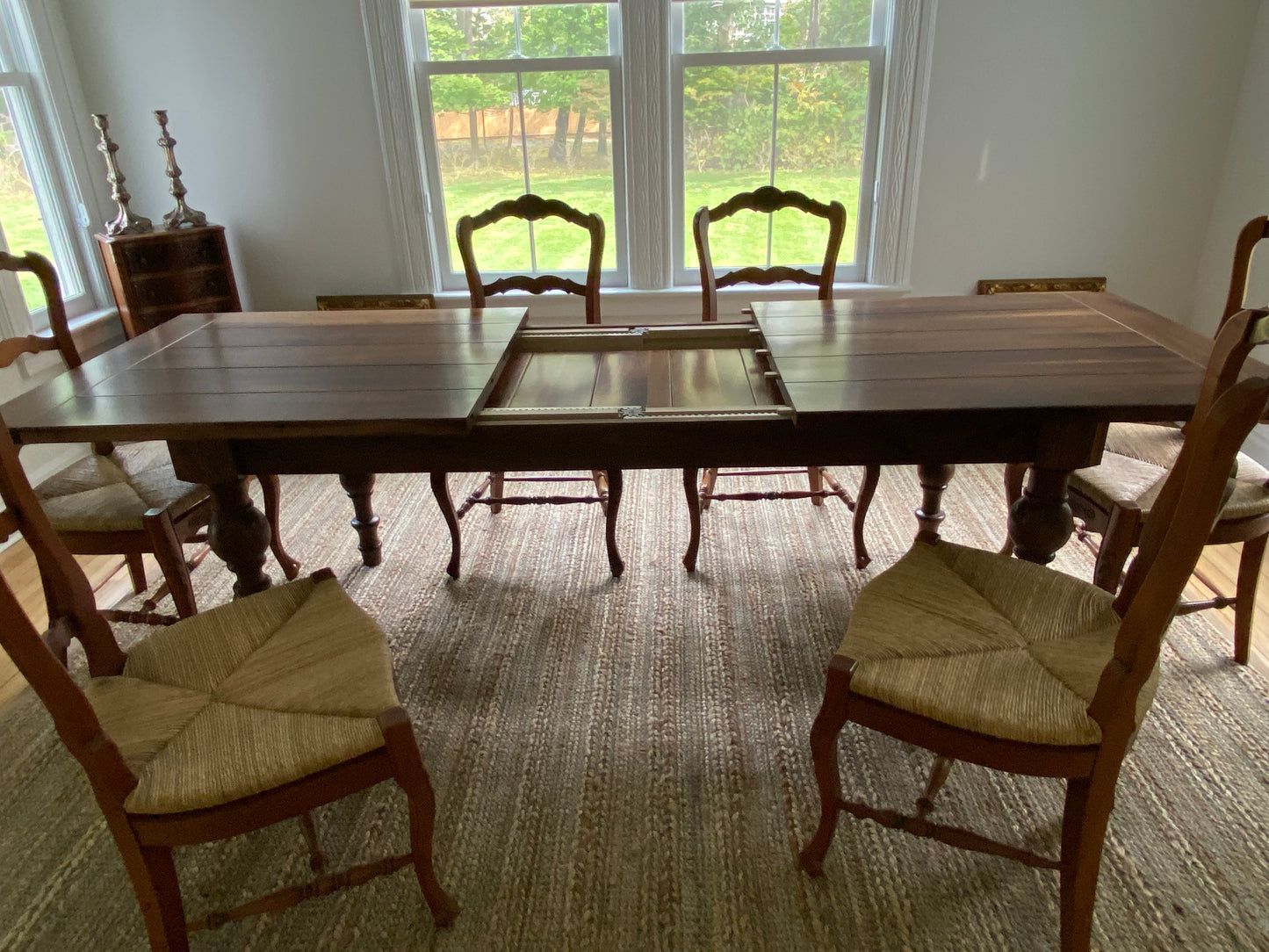 Bellvale Modern Turned Leg Extension Table